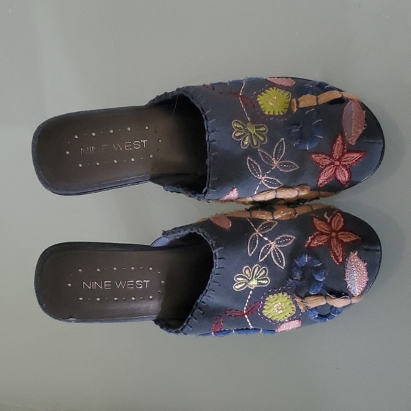 Nine West 4" Platform Clogs - Picture 1 of 7